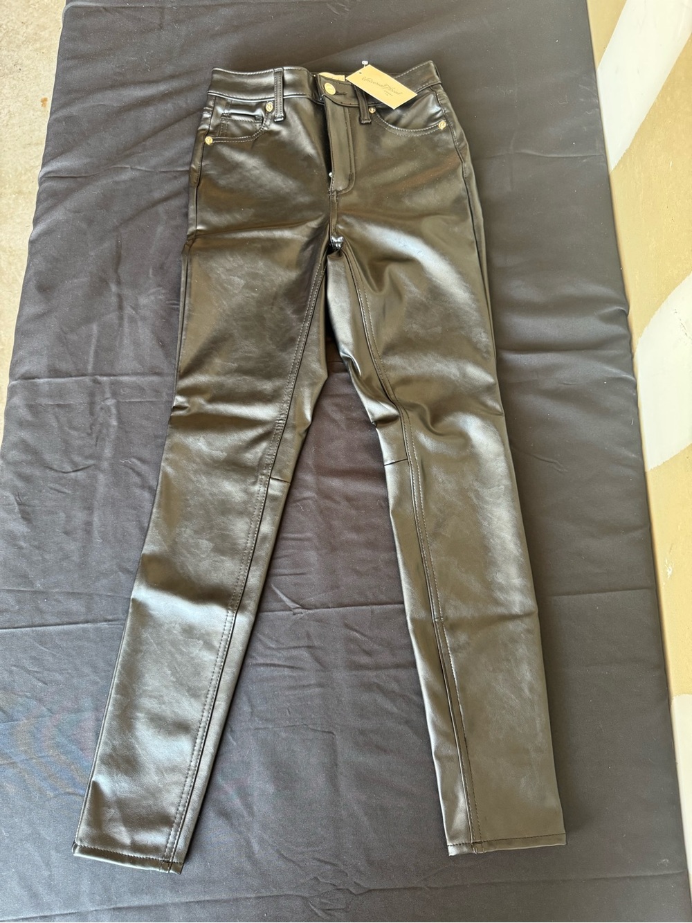 Universal Thread Size 2 Regular High Rise Skinny Faux Leather Pants Black NWT